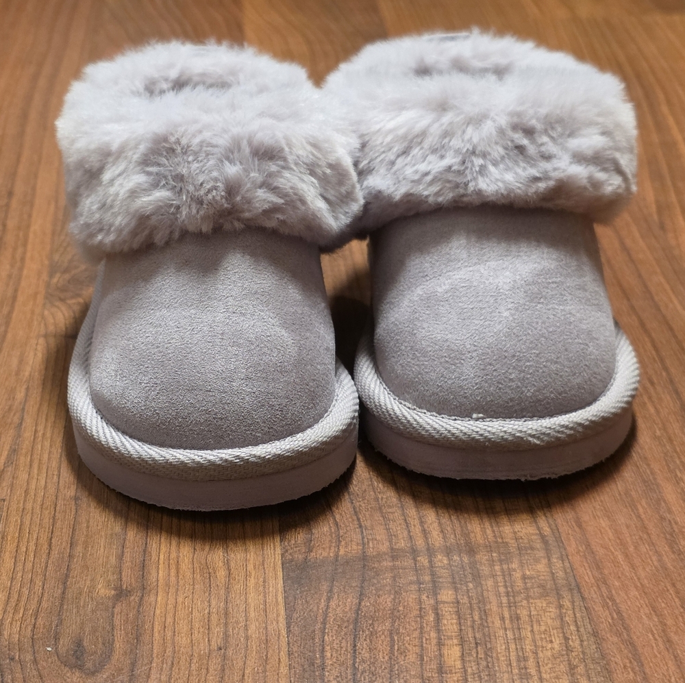 EUC Old Navy Lavender Furry Kids Boots